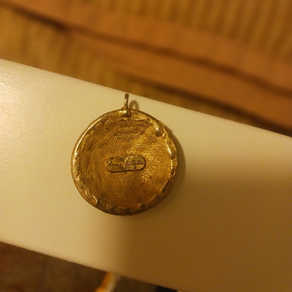 Gold plated pendant - Picture 2 of 2